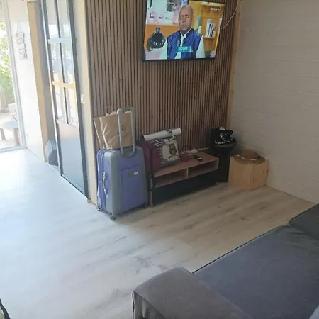 Rdc Avec Cour A 60 M Du Grazel Apartamento