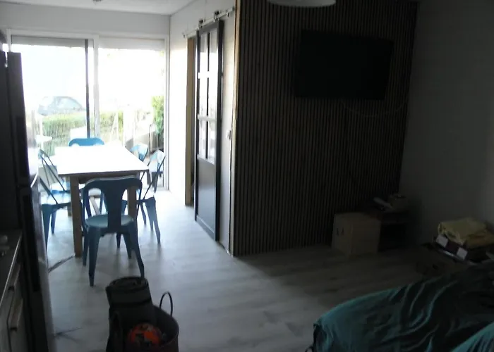 Rdc Avec Cour A 60 M Du Grazel *