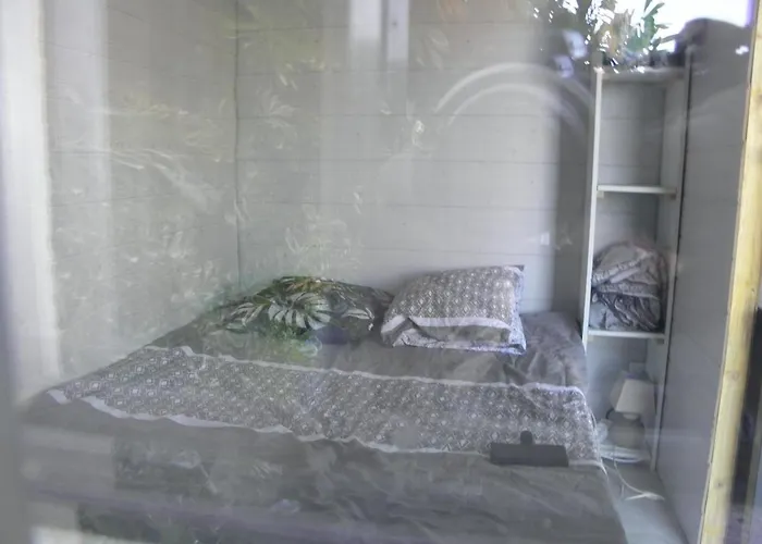 Rdc Avec Cour A 60 M Du Grazel *